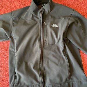 Mens size large North Face jacket